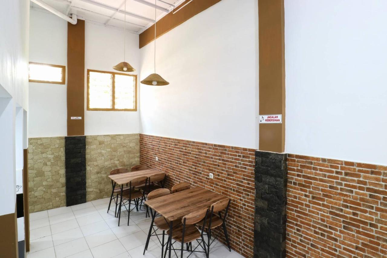 Pondok Backpacker City Square Malang Exterior foto