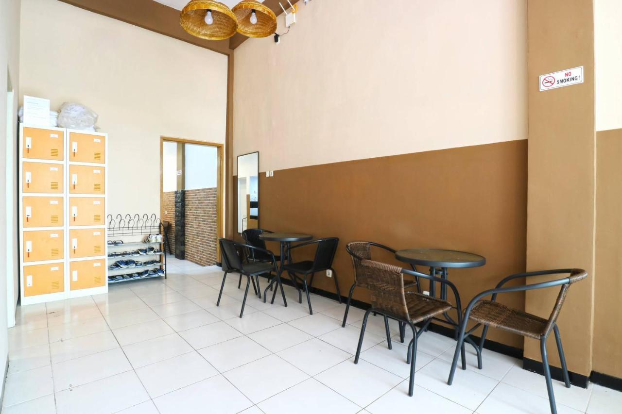 Pondok Backpacker City Square Malang Exterior foto